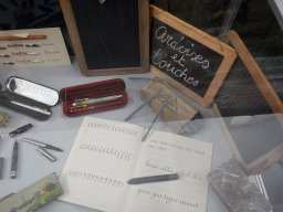 Ardoises et instruments d'écriture