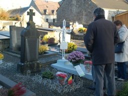 Commémoration au cimetière de Sommière.